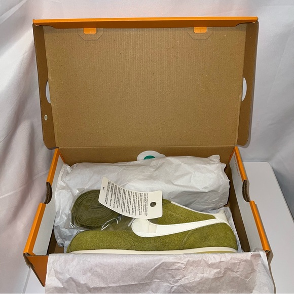 Nike Cortez SE Suede "Pacific Moss/Infinite Gold/Muslin/Sail" - Picture 10 of 13